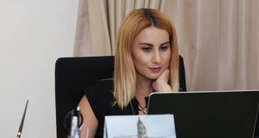 Bakı Ali Neft Məktəbinin mətbuat katibi işdən çıxdı