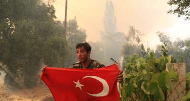 Bu da türk bayrağının yanmasına izn verməyən