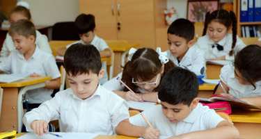 ÜST Azərbaycanda məktəblərin açılmasını tövsiyə edir