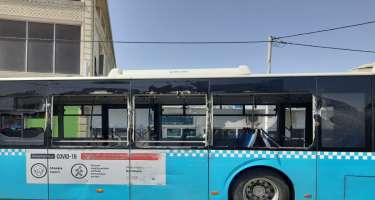 160 nömrəli marşrut avtobusu qəzaya düşdü