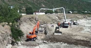 Ağsu çayda mühafizə bəndi tikilir - 