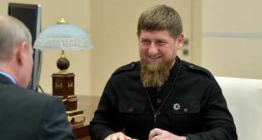 Vladimir Putin Ramzan Kadırovu təltif etdi