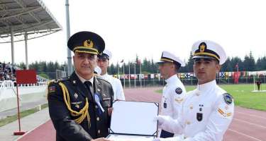 Türkiyədə təhsilini başa vuran Azərbaycan hərbçilərinə diplomlar təqdim edilib - 