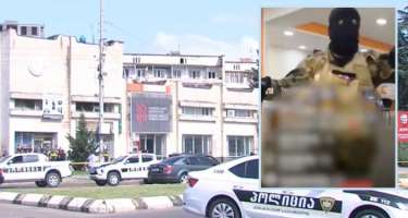 Gürcüstan bankına qarət: 12 nəfər girov götürüldü -  