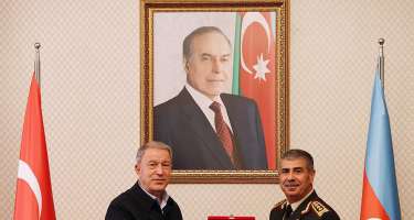 Azərbaycan və Türkiyənin müdafiə nazirləri arasında görüş baş tutub - 