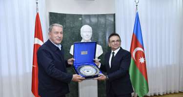 Mədət Quliyev Hulusi Akarı medalla təltif edib - 