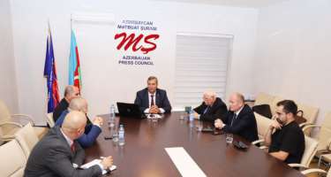 Mətbuat Şurasının Beynəlxalq Əlaqələr Komissiyasının yeni tərkibdə iclası keçirilib - 