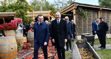 İlham Əliyev və İrakli Qaribaşvilinin Mçxetada birgə işçi naharı olub
