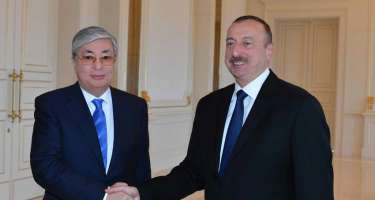İlham Əliyev qazaxıstanlı həmkarını təbrik etdi
