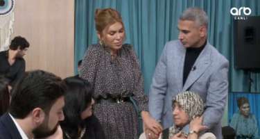 Küçələrdə böyüyən Doğuşun anası canlı efirə gəldi -