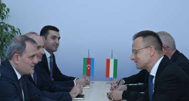 Ceyhun Bayramov Macarıstanın XİN başçısı və ticarət naziri ilə görüşüb - 