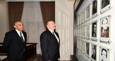 İlham Əliyev Qərbi Azərbaycan İcmasının inzibati binasında yaradılan şəraitlə tanış olub - 
