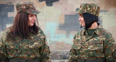 Ermənistan qadınları orduya cəlb edir
