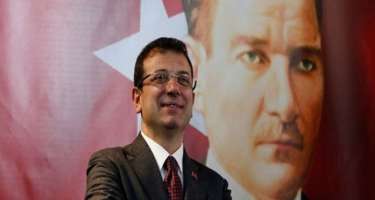Barəsində həbs qərarı çıxarılan İmamoğlu Ümrəyə getdi