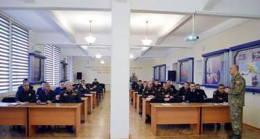 NATO-nun mobil qrupu Bakıda Azərbaycan hərbçilərinə təlim keçir 