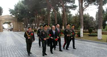 Türkiyənin milli müdafiə nazirinin müavini hərbi institutu ziyarət edib -