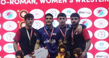 Azərbaycan güləşçiləri "Çempionlar" turnirində 10 medal qazanıblar
