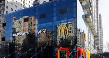 “McDonald's”ın köhnə Nəsimi bazarının yerində yeni restoranı açılıb - 