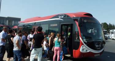 Avtobuslarda sərnişin sıxlığı - 