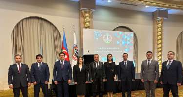 ​Vəkillər Kollegiyası yeni hakim təyin olunan vəkilləri təltif edib -