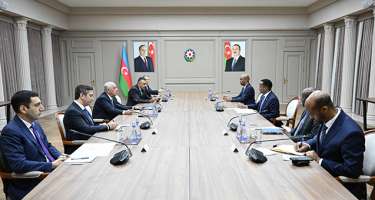 Əli Əsədov Somalinin XİN rəhbəri ilə görüşdü 