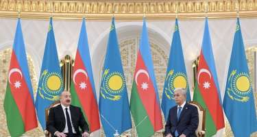İlham Əliyev Qazaxıstan prezidenti ilə təkbətək görüşdü