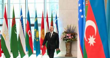 İlham Əliyev: Özbəkistan inkişaf və quruculuq yolu ilə inamla irəliləyir