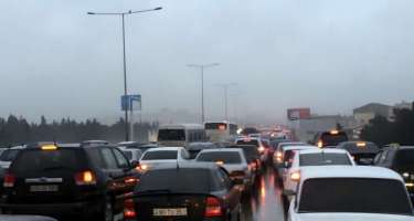 Bakının bu yollarında tıxac var -