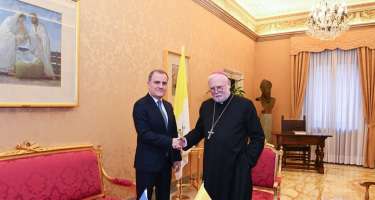 Ceyhun Bayramov Vatikanın arxiyepiskopu ilə müzakirə apardı