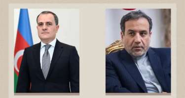 Ceyhun Bayramovla Abbas Əraqçi ilə müzakirə apardı