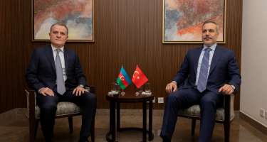 Ceyhun Bayramov Hakan Fidanla görüşdü