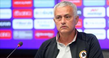 Mourinyo tarix yazır
