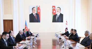 Əli Əsədov Şimali Kiprin Baş naziri ilə görüşdü