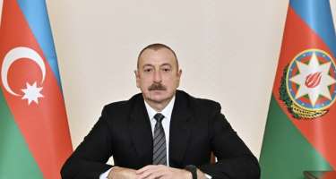Prezident Tbilisidə Heydər Əliyevin abidəsini ziyarət etdi