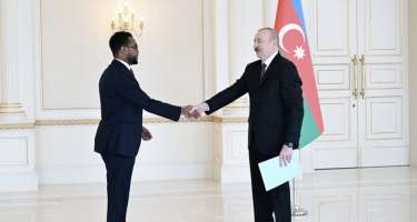 İlham Əliyev yeni səfiri qəbul etdi -