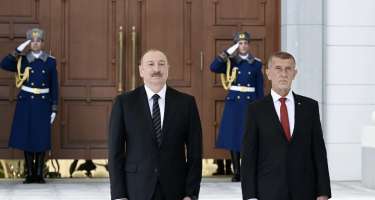 Çexiyanın Baş nazirinin qarşılanma mərasimi oldu -