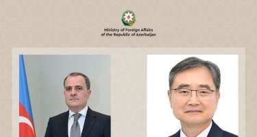 Ceyhun Bayramov koreyalı həmkarı ilə danışdı