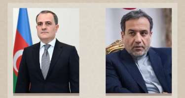 Ceyhun Bayramov ilə Abbas Əraqçi telefonla danışdı
