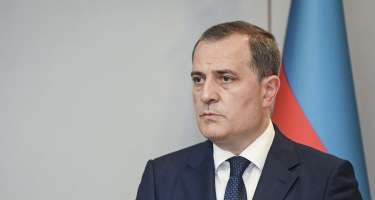 Ceyhun Bayramov Mövlud Çavuşoğluna zəng etdi