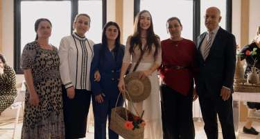 Leyla Əliyeva həsirçiliklə məşğul olan qadınlarla görüşdü -