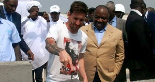 Messi Qabona səfər etdi, 3,5 milyon avro qazandı