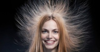 Saçların elektriklənməsi: səbəbləri və həlli