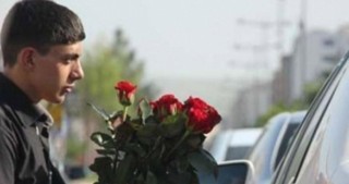 İşıqforda sürücülərə satılan güllərlə bağlı ŞOK XƏBƏR