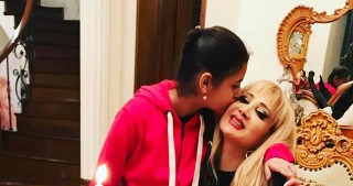 Xalq artisti qızı ilə birlikdə FOTO