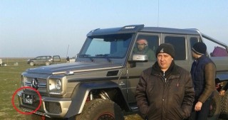 Ərəb şeyxi Azərbaycana 6 təkərli şəxsi "Gelandewagen"ini gətirdi (FOTO)