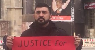 Azərbaycanlı müğənni Vyanada Xocalıya ədalət istədi - VİDEO