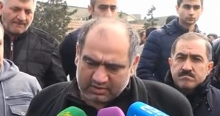 Şəhid atası: "Komandirin yarasını sarıb, çiyninə alıb aparanda oğlumu vurdular"