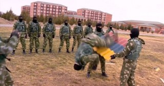 Xüsusi təyinatlılarımız Ermənistan bayrağını məhv elədi