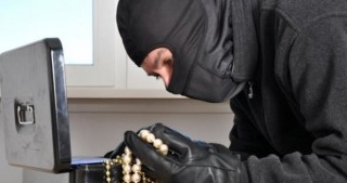 Bakıda lombarddan pul və qızıl oğurlanıb –