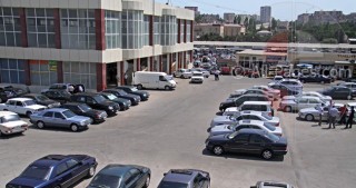 Bakıda su qiymətinə avtomobil satılır